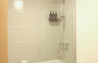 City Centre Retreat Walk To Shops & Dining, Contractors Welcome - Foto 24