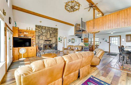 New Mexico Cabin Hideaway with Eagle Nest Lake Views - Foto 3