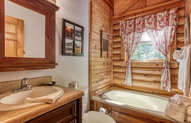 Er44 - Rising Eagle - Great Location! Close To Town! 2 Bedroom Cabin by RedAwning - Foto 14