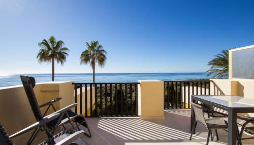 Beach front Studio in Elviria - Photo 1