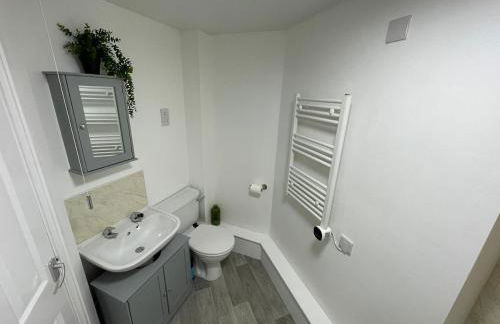 Newly renovated 2 bed apartment - Foto 17