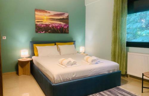 Central & Riverfront Room 2 - Photo 16