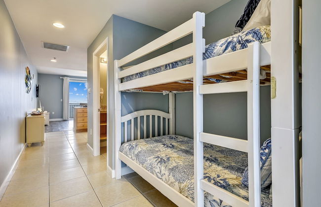 Splash Beach Resort by Book That Condo - Photo 59