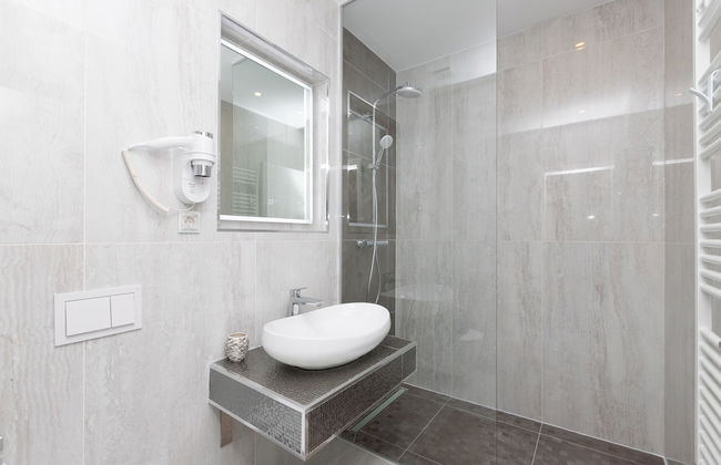 Tesla Boutique Apartments & Rooms - Photo 77