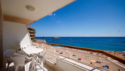 Lets Holidays Tossa de Mar Beach Apartment - Foto 5