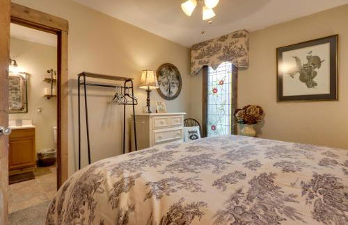 Riverfront Couples Retreat in Smoky Mountains! - Foto 11