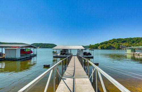 Lake of the Ozarks Home with Dock and Water Slide - Foto 23