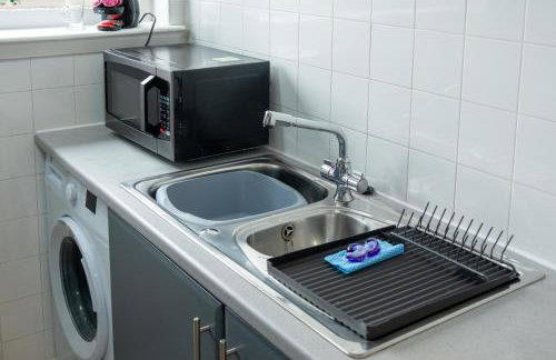 Stylish 2-Bedroom Apartment in Motherwell I Netflix, Pet Friendly & Train Access - Foto 9