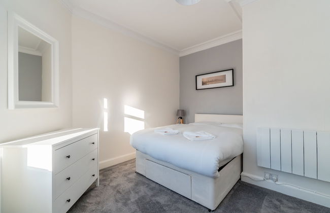 Silver Lining Charming Meadowbank Flat - Photo 4