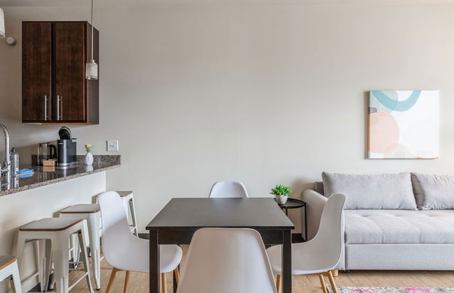 Kasa Westown Milwaukee - Photo 35