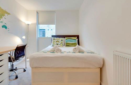 54 Woodpecker Way · Modern apartment near Addenbrookes Free parking Pass the Keys - Foto 30