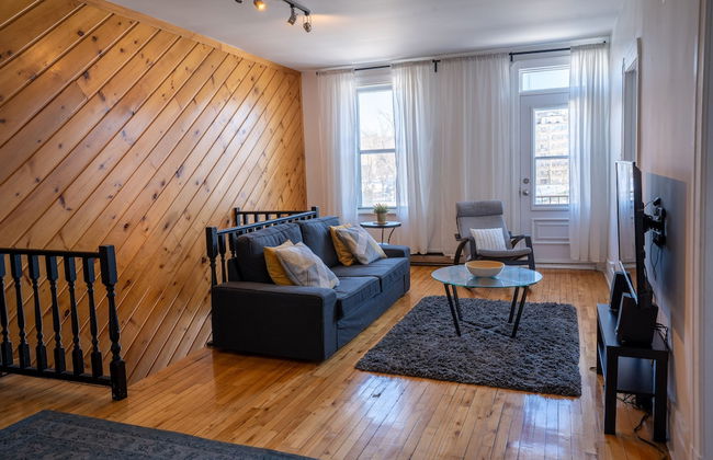 Stunning 2 Bedroom Apt! 3mins Walk From CDN Metro - Foto 26