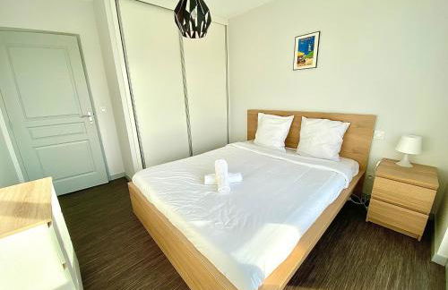 Le Maréchal, spacieux avec place de parking - Photo 2