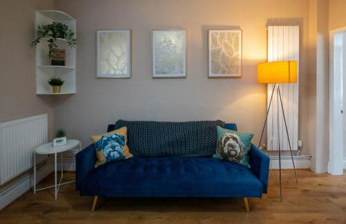 Whole Town House - Town centre! - Photo 18