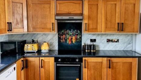 2 Bed Cosy House in London by Zaftastic Stays - Foto 5