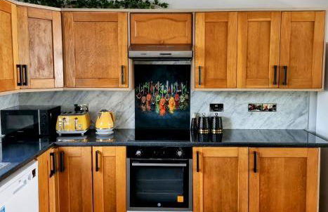 2 Bed Cosy House in London by Zaftastic Stays - Photo 5