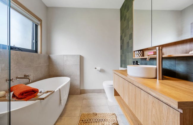 Modern Coastal Escape Pet Friendly With Fireplace - Foto 9