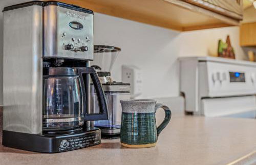 Almost Heaven - Grill, 2 King Beds, Wifi, Deck, Pool Access, Hiking, Wood Stove, Family Friendly - Foto 7