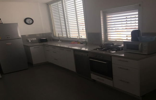 Luxury apt heart Bat-Yam 3 m walk beach - Foto 9