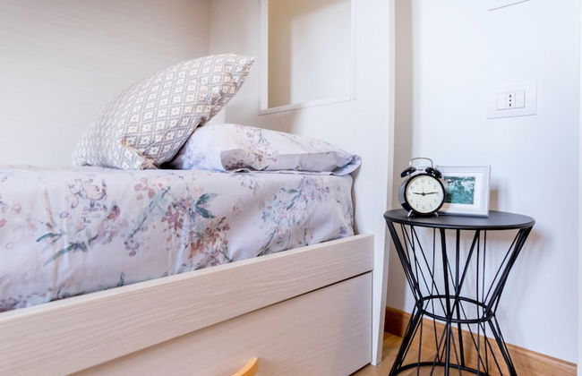 JOIVY Superb Villa For 7 W/Backyard And Bbq Area In Vaccarezza - Foto 8