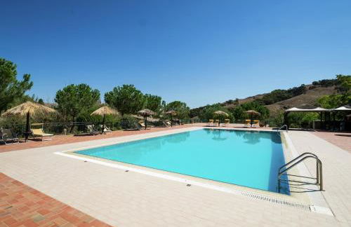 Chic Farmhouse with Sauna, Whirlpool, Patio, Hot Tub, Garden - Foto 4