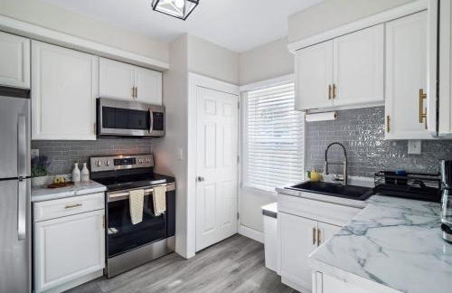 Spacious 4 Bedroom Sleeps 10 with Sauna and Hot Tub - Foto 24