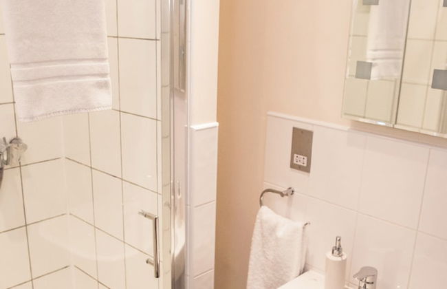 Padstow Breaks - Duke House - Photo 51