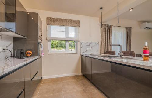 Villa surrounded by nature - Photo 16