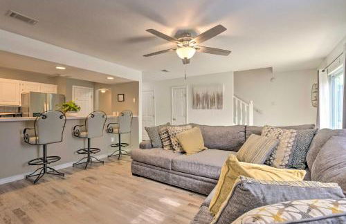 Updated Townhome with Deck about 12 Mi to Beaches! - Foto 6