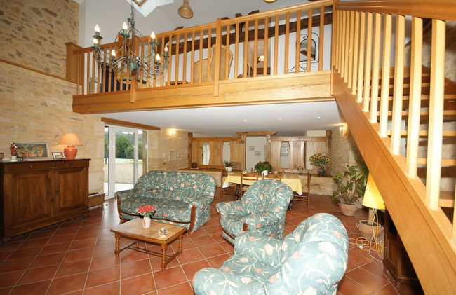 Spacious Holiday Home in Besse With Swimming Pool - Foto 25
