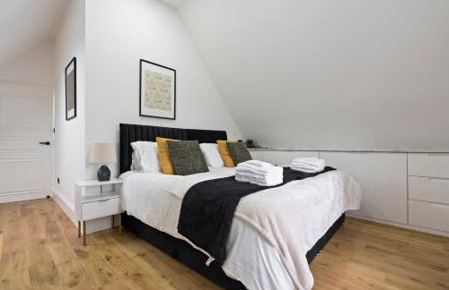 Beautiful Home, Free Parking For Large Groups Sleeps 10 Book Now! - Foto 12