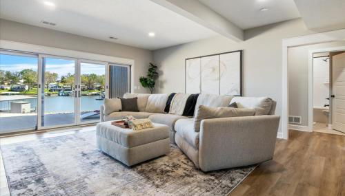 Accessible Lakeside Luxury at the 45mm w/ Private Dock, Sunset Views & More - Foto 5