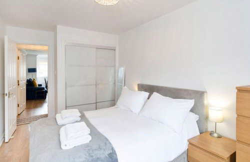 GuestReady - Stylish Apt w/ Parking near Edinburgh - Photo 25