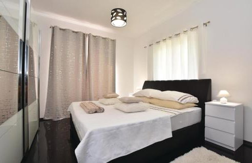 Lovely Home In Rumin With Kitchen - Foto 34