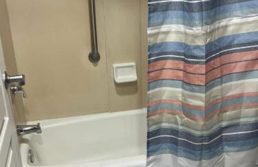 Renovated Condo near Disney Free Shuttle to Parks - Foto 13