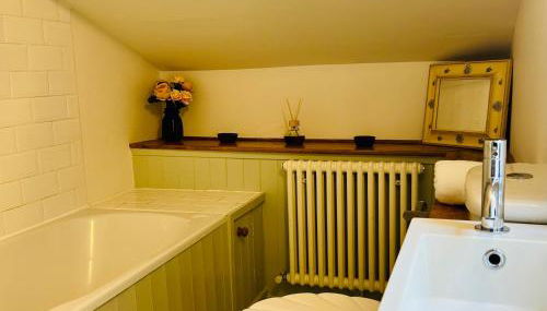 Quarry Cottage - Snug Hideaway - Photo 2