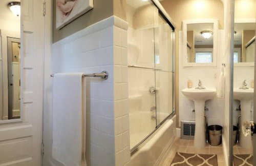 Beautiful Craftsman Style Home w/ Fenced Yard - Foto 21