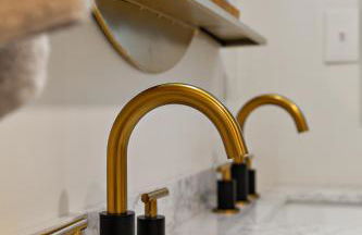 Charming Family Home Sleeps 8 near DC, Historic Old Town VA, & National Harbor - Foto 26