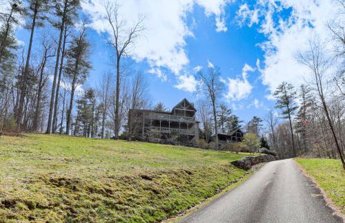 Hot Tub and Water Views Lake Glenville Home! - Foto 45