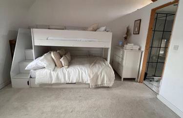 Oak Barn-ideal for Nec,Hs2,BHX,family gatherings - Foto 8