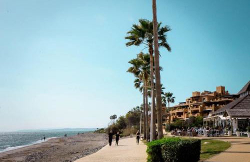 5 Stars BEACHFRONT PARADISE - Seaview, Always Heated Pool, Gym, Sauna! - Foto 31