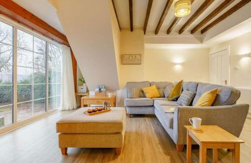 3 Bed in Whitby oc-90810 - Photo 2