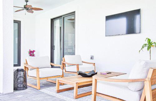 Luxurious Waterfront Home with Heated Pool and Jacuzzi - Foto 30