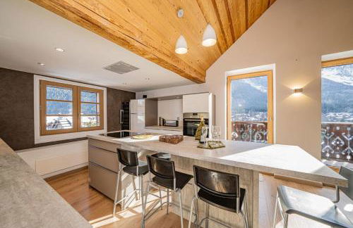 Toits des Pècles Top-Floor Alpine Apartment with Stunning Mont-Blanc View - Photo 5
