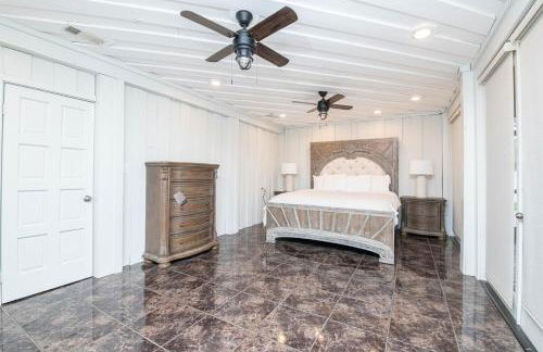 Huge Waterfront Mini-Resort w Gym, Dock & Pool - Foto 50