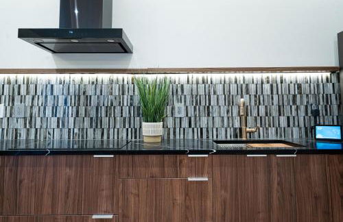 Large Modern Loft in Central Location - Photo 23