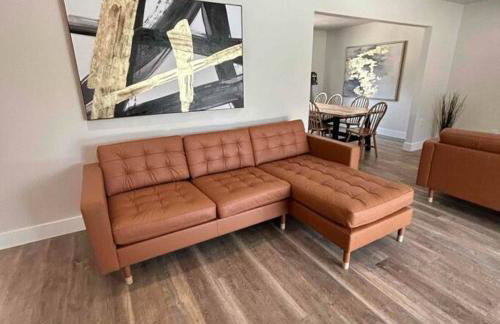 Home in the City: 4BR Fresno Retreat w POOL - Photo 6