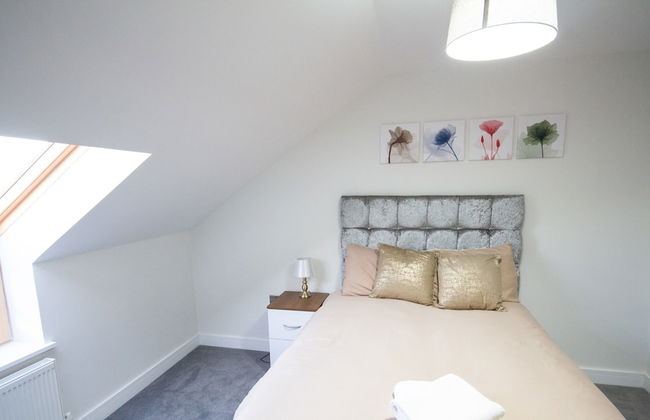 Holden Court - Photo 3