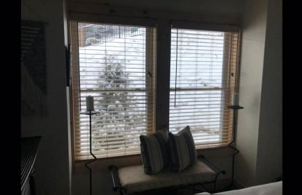 Serene Rustic Farmhouse Mountain Cottage (Sleeps 4) - Foto 23