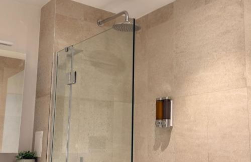 Modern & Luxurious 2-bed by ABBA, O2 & Canary Wharf - Photo 14